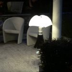 H⌀yderegulerbar bordlampe PIPISTRELLO, svart