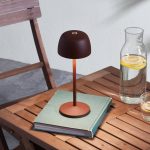 Lindby LED-bordlampe Arietty, brun, aluminium, 27 cm, IP54