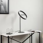 Lucande LED-bordlampe Yekta, 3-trinns dimming, svart