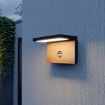 Lucande Lignus utend⌀rs LED-vegglampe, bev.sensor