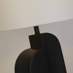 Perth bordlampe, hvit/svart H⌀yde 65 cm Tekstil/resin