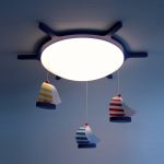 SEILBÅT taklampe med båtmotiv