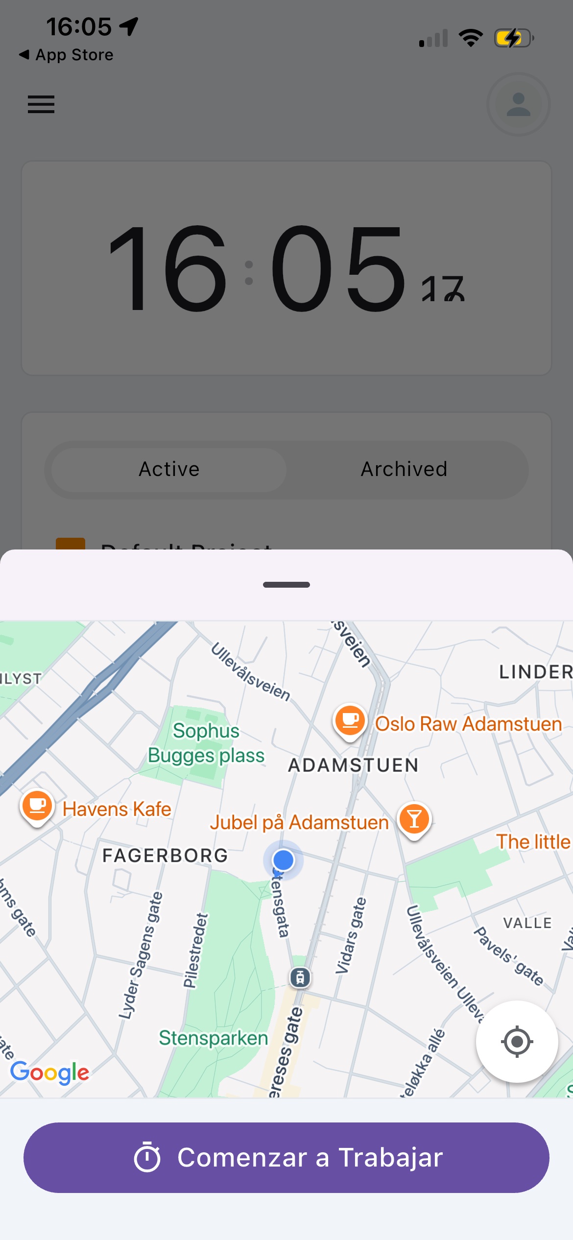 Stedet lagres på innstemplingen, i mobilen.