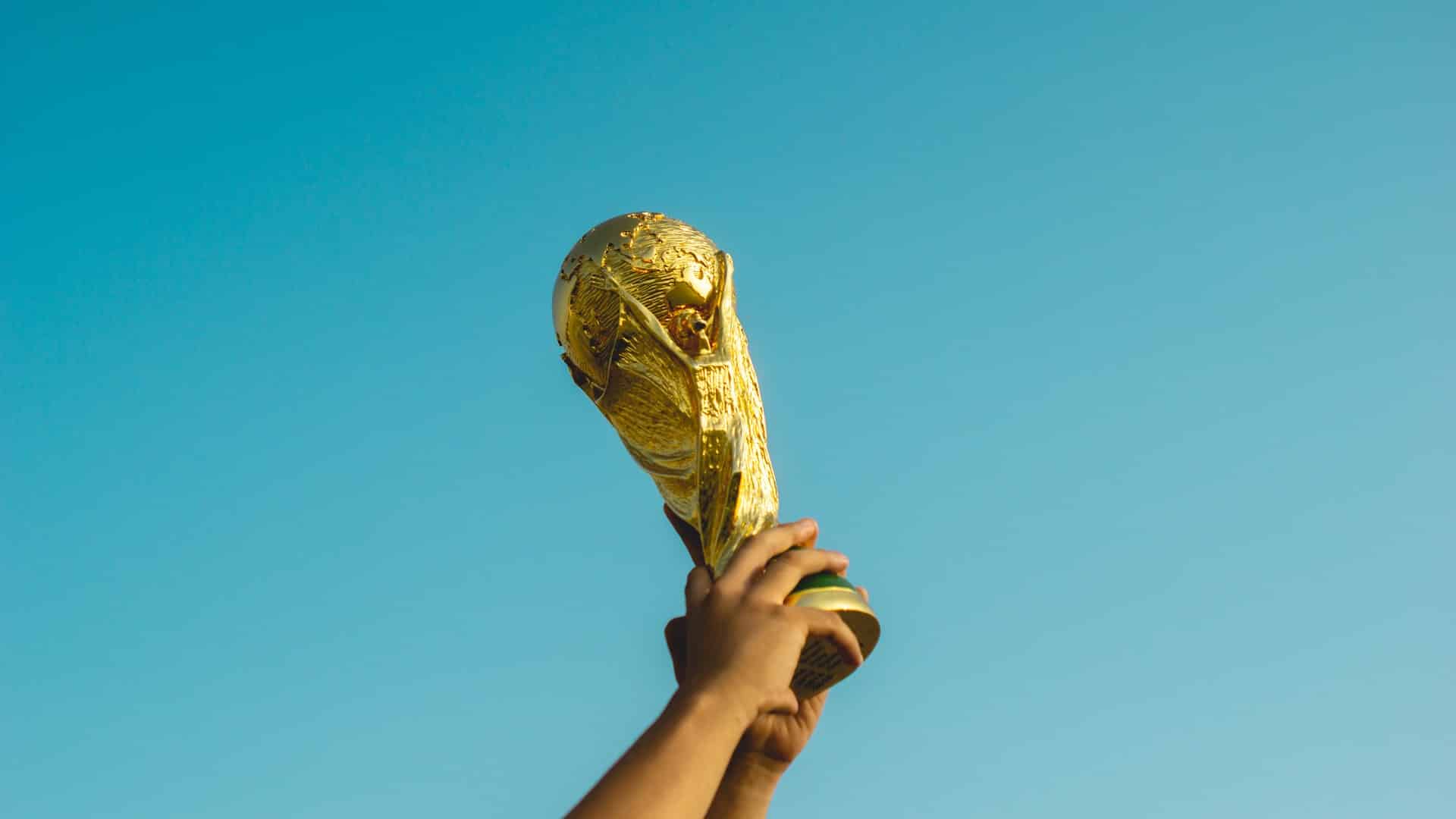 Who is the favorite to win the 2022 World Cup?