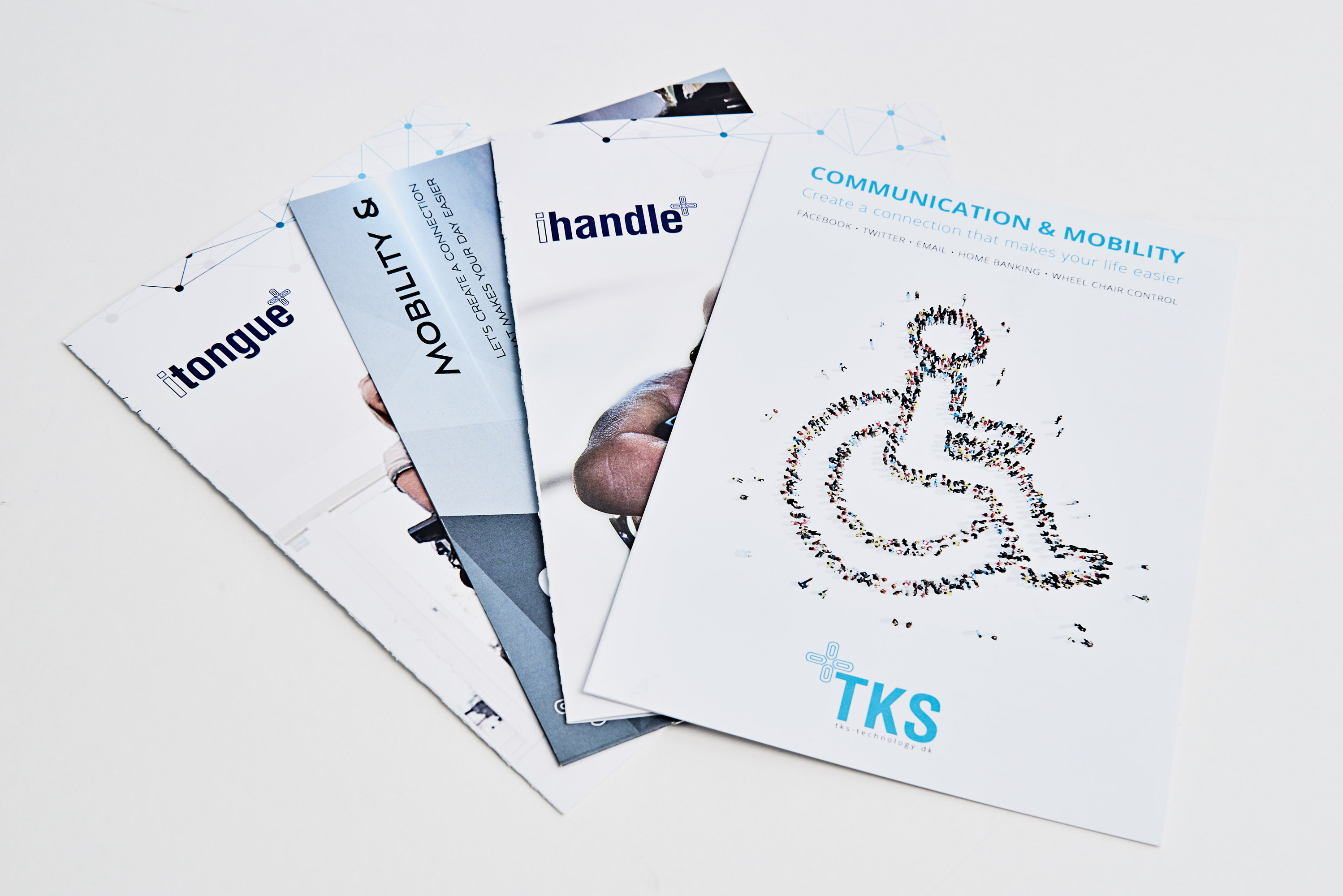 Produkt information om hjælpemidler. Hjælpmidler til handicappede. Hjælpemidler til kørestol, el-kørestolsbrugere og handicappede med ex. ALS, rygmarvsskade, muskelsvind, cerebral parese, parkinson, tremor, .... Produkt information
