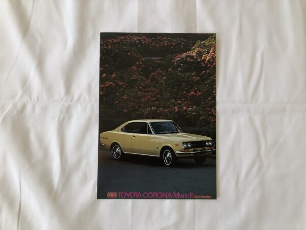 Toyota Corona 1900 Hardtop brochure/sales brochure