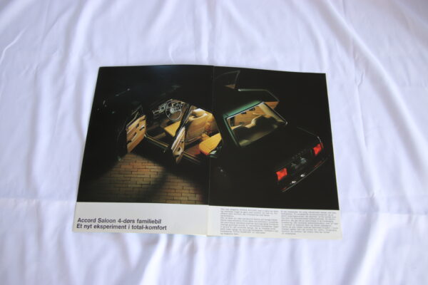 Honda Accord 4-door Sedan brochure/sales brochure - Image 3