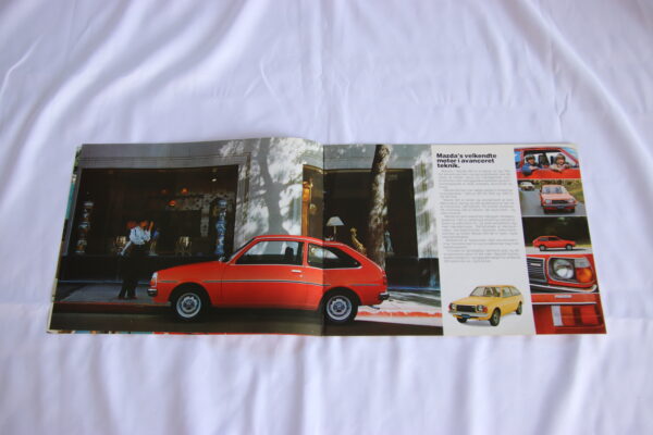 Mazda 323 brochure/sales brochure - Image 4