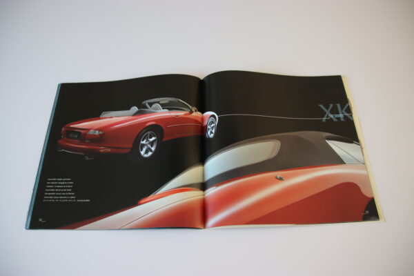 Jaguar XK Series 2000 brochure/sales brochure - Image 8