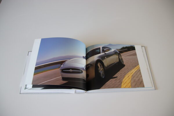 Jaguar XK brochure/sales brochure - Image 5