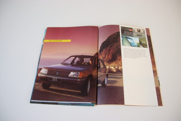 Peugeot 205 1984 brochure/sales brochure - Image 7