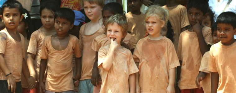 Auroville kids - To no Cosmos