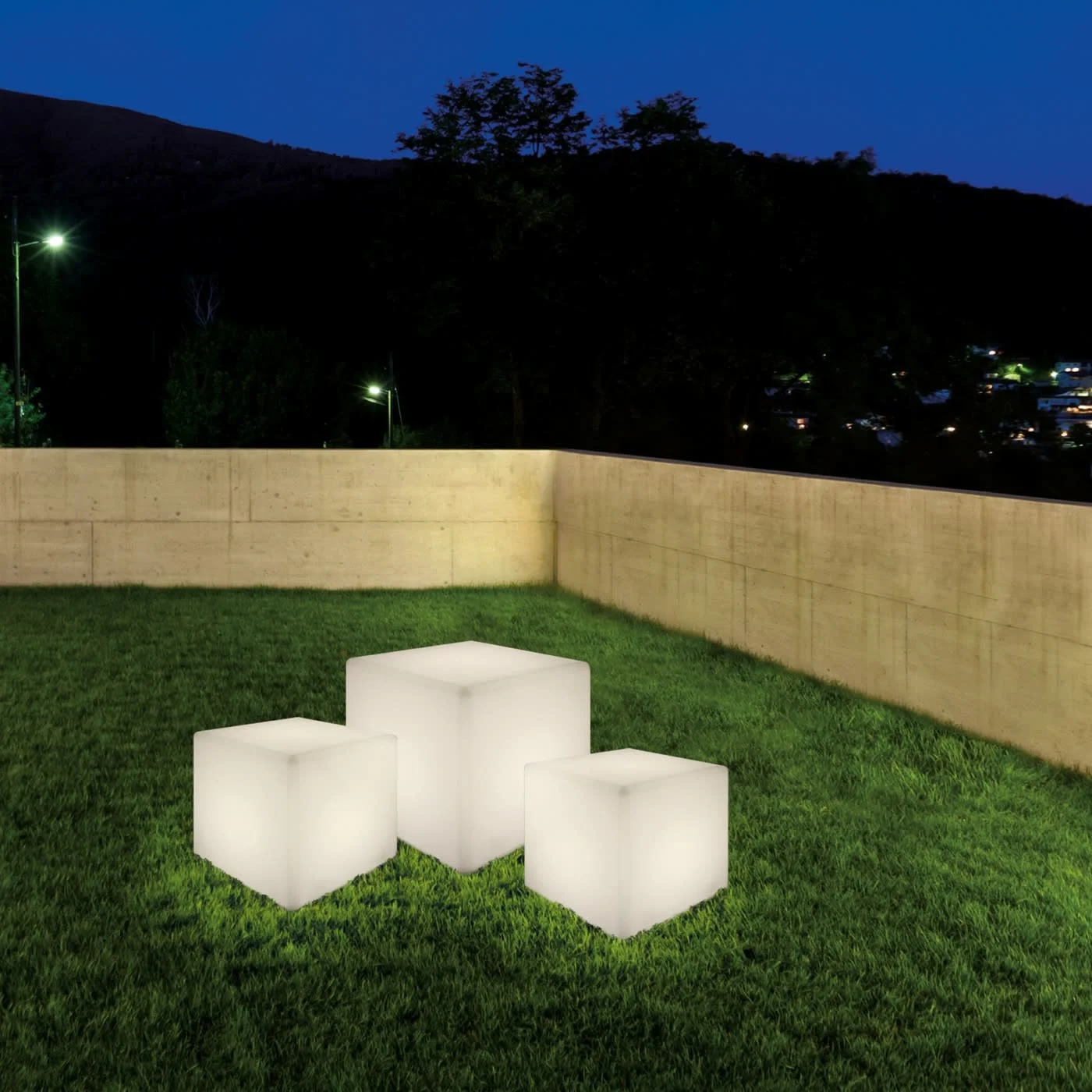 cumulus-cube-m Cumulus Kubus Vierkant M Lichtkubus voor in de tuin E27 LED Fitting Ø 38.5cm - Afbeelding 1