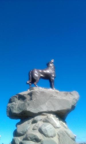 Sheepdog statue