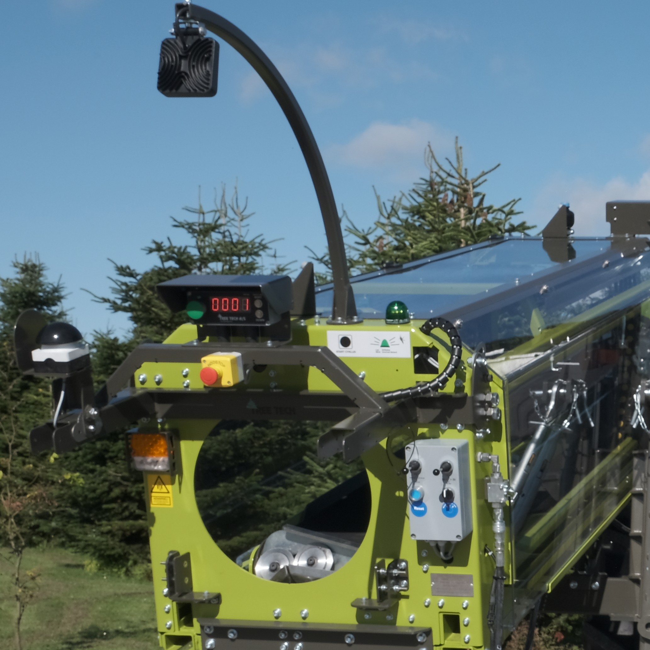 Lysbom monteret på TreeTech netmaskine