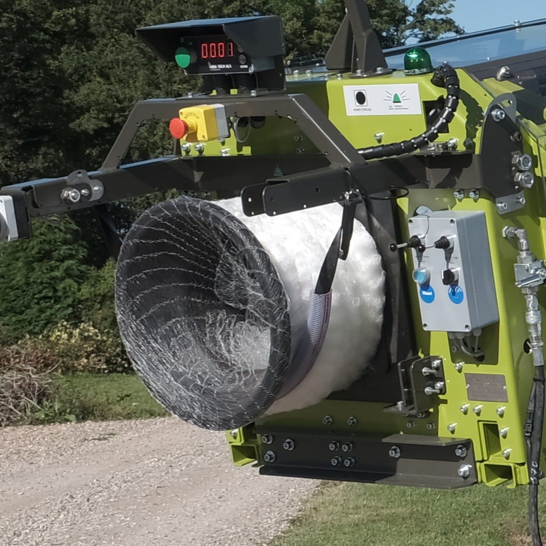 Tree Tech tragt monteret på netmaskine