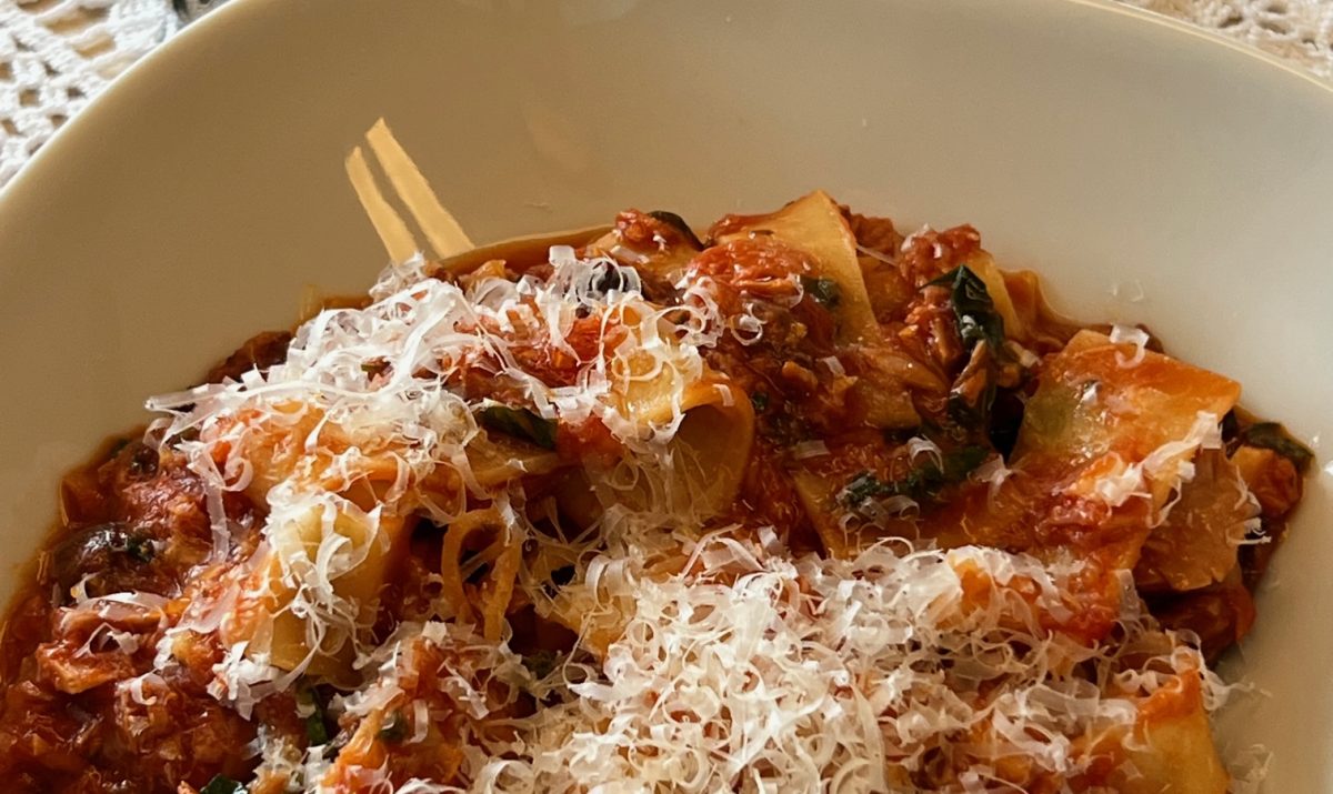 Recept på pasta med tonfisk i tomatsås