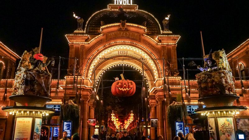 Ingang Tivoli Gardens Halloween
