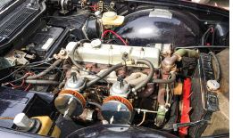 Motorrenovering Triumph TR6