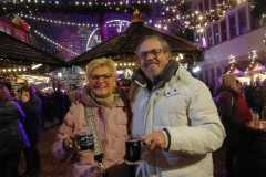 Jürgen und Christine Willrich grüßen vom Weihnachtsmarkt