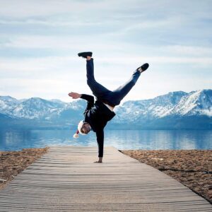 Handstand auf einem Arm