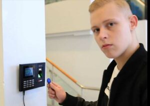 Timeguard tuntikirjausjärjestelmän kellokortti