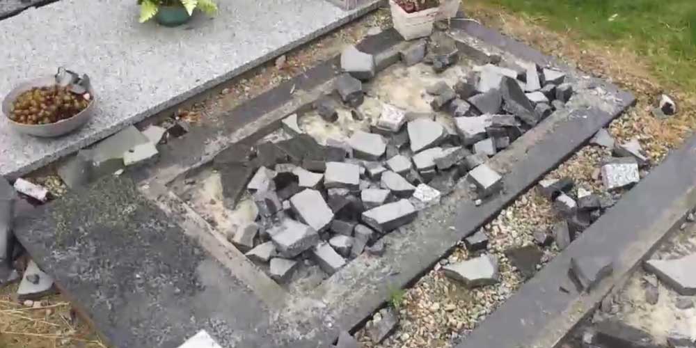 21 grafzerken vernield op begraafplaats in Meulebeke