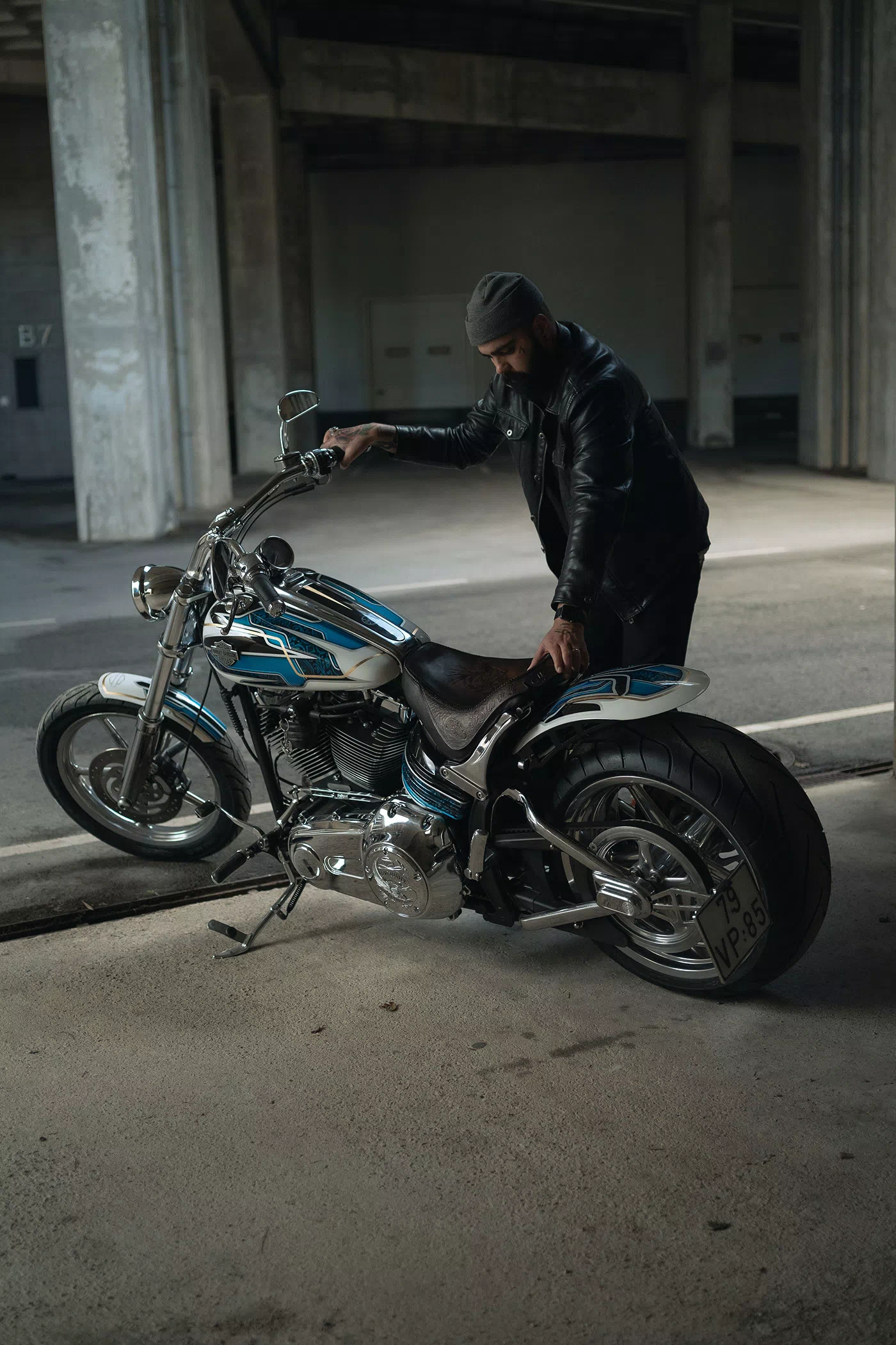 Unik-Motorcycles-Harley-Davidson-Rocker-DEEP-BLUE-007