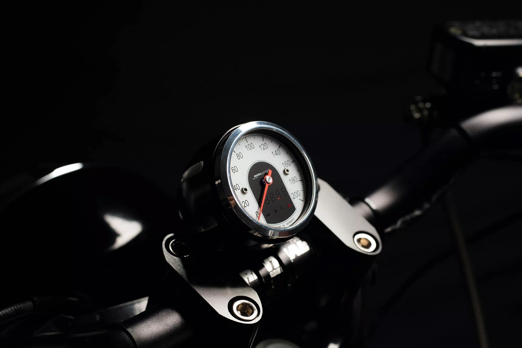 UNIK-MOTORCYCLES-BMW-R45-VULPINI-003