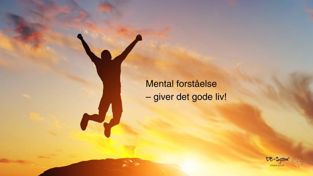 Mental træning – ikke kun for atleter. Silhouette av person som hopper i solnedgang. Tekst i bildet: Mental forståelse – giver det gode liv!