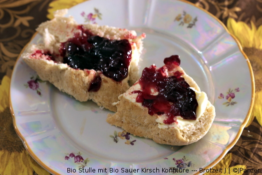 Bio Stulle mit Bio Sauer Kirsch Konfitüre — Brotzeit