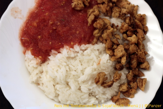 Reis mit Tomatensoße & SojaFleisch – Menü