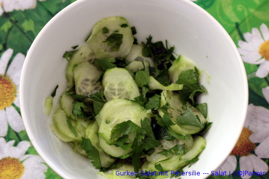 Gurken Salat mit Petersilie