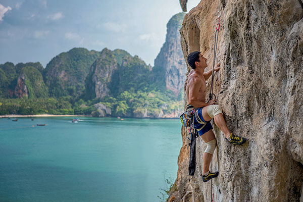 Arrampicare in Thailandia – A picco sul mare