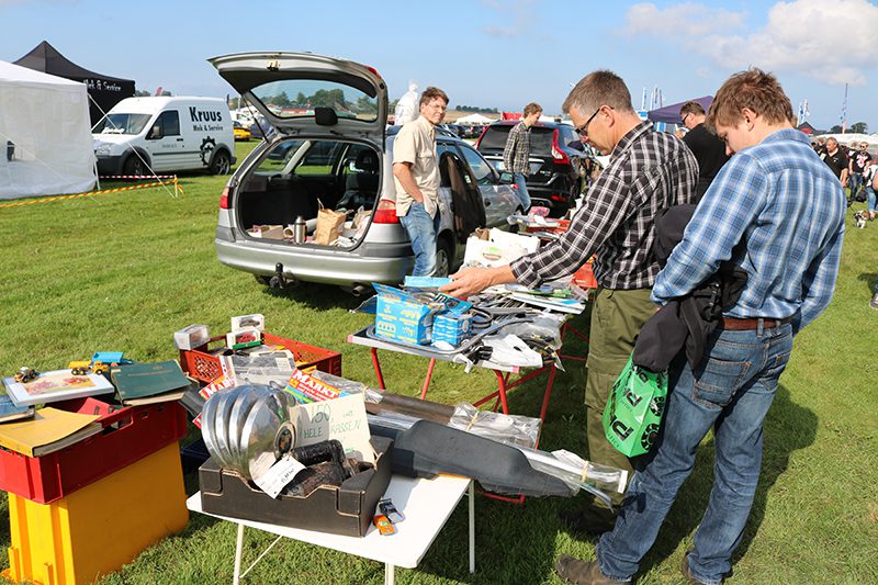 Veteran & prylmarknad Vallåkraträffen 1718 Augusti Skandinaviens