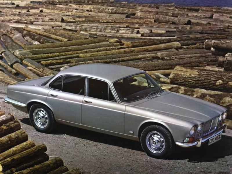 Första Jaguar XJ presenterad 1968. Den har stått modell för alla följande XJ-serier och även andra Jaguarer genom tiderna som följde. 