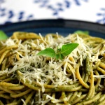 Spaghetti med grønkålssauce