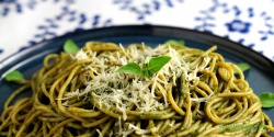 Spaghetti med grønkålssauce