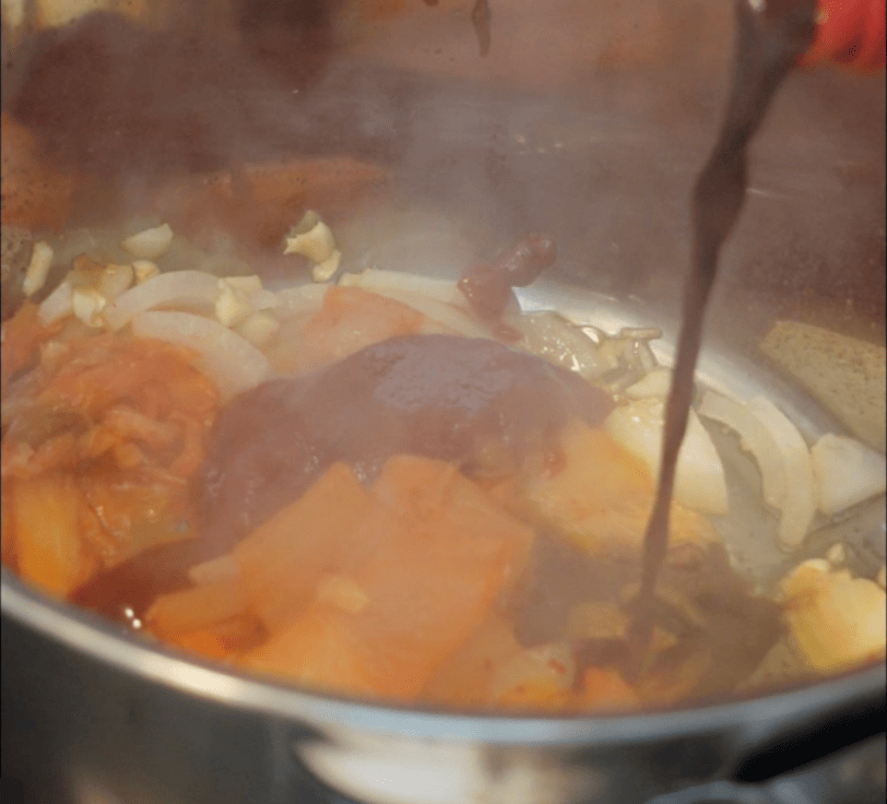 Vegan kimchi jjigae