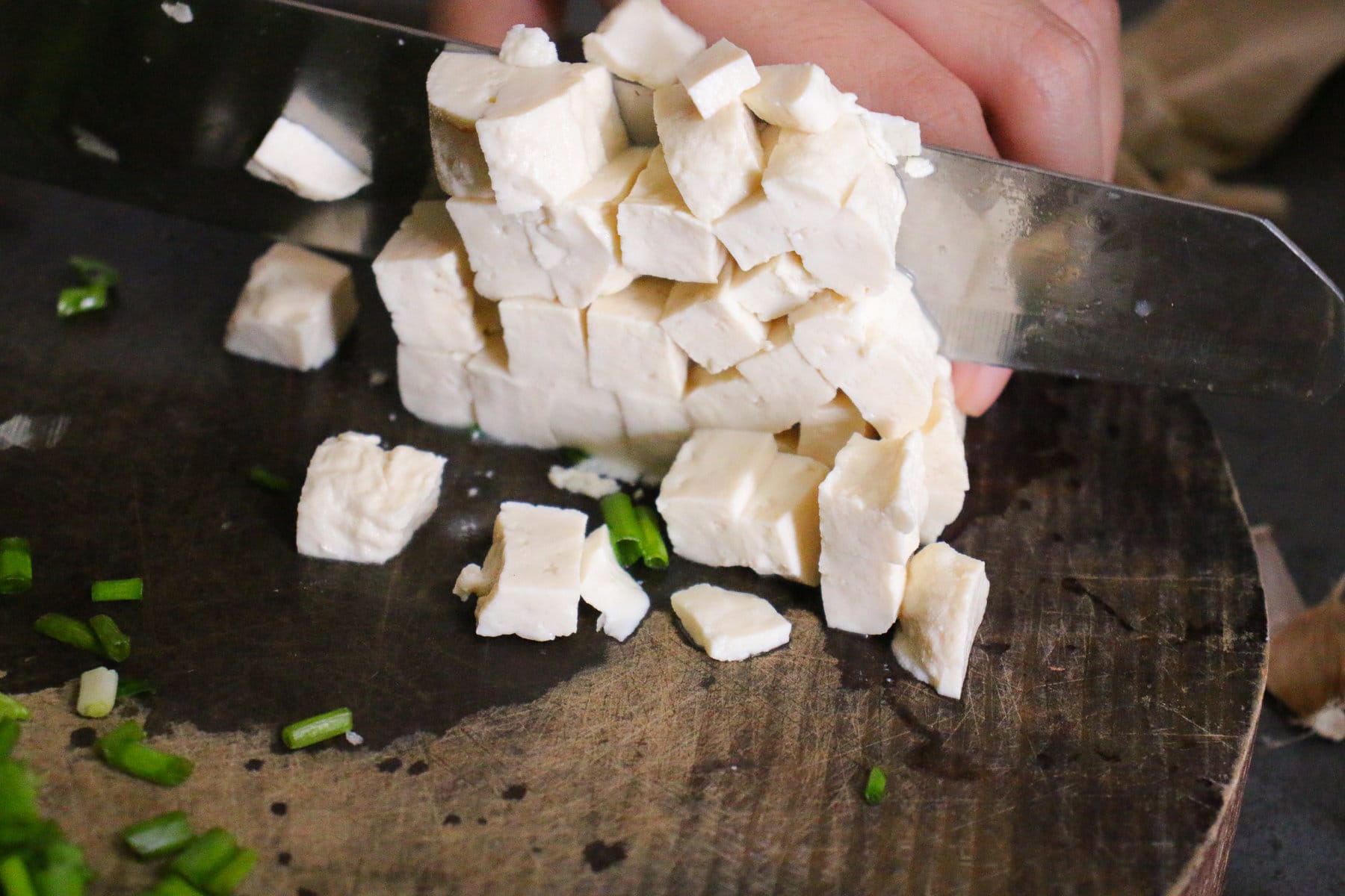 Chop tofu
