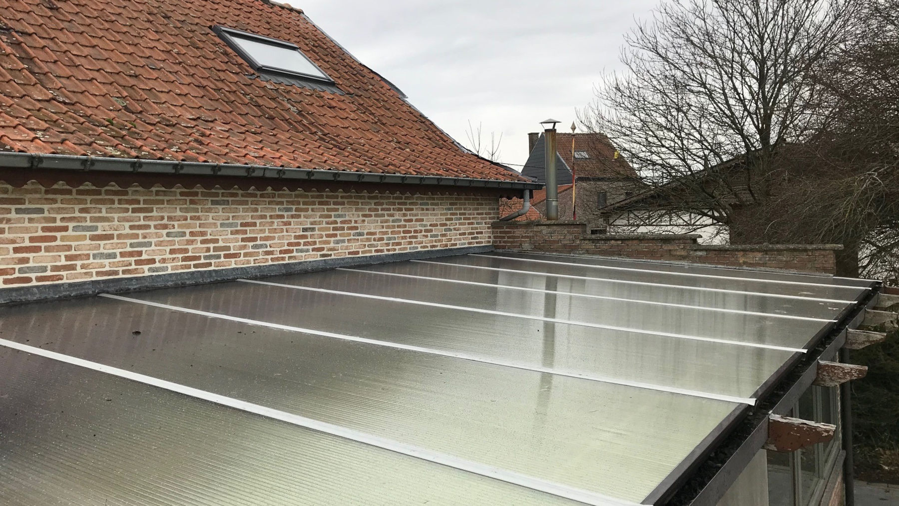 Dakrenovatie - Februs - Herstelling van polycarbonaat platen