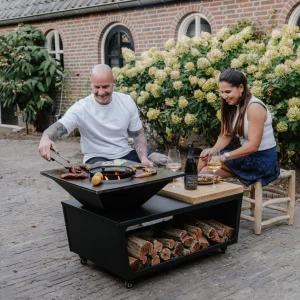 Premium BBQ Plancha Compania, crafted from high-quality materials for perfect grilling. Ideal for outdoor cooking, this versatile plancha offers even heat distribution and durable construction. Perfect for BBQ lovers seeking a professional cooking experience.