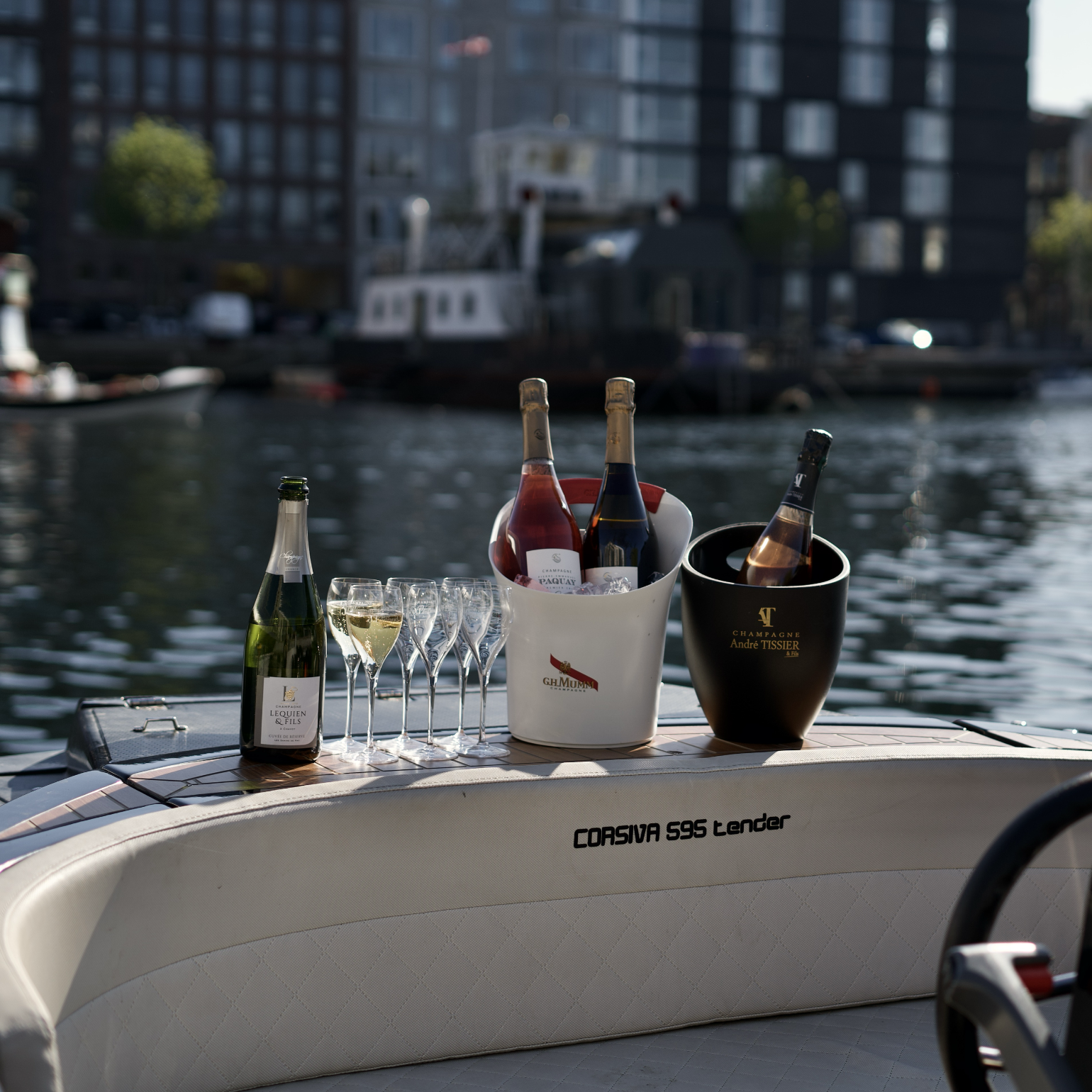 Champagnesmagning goboat