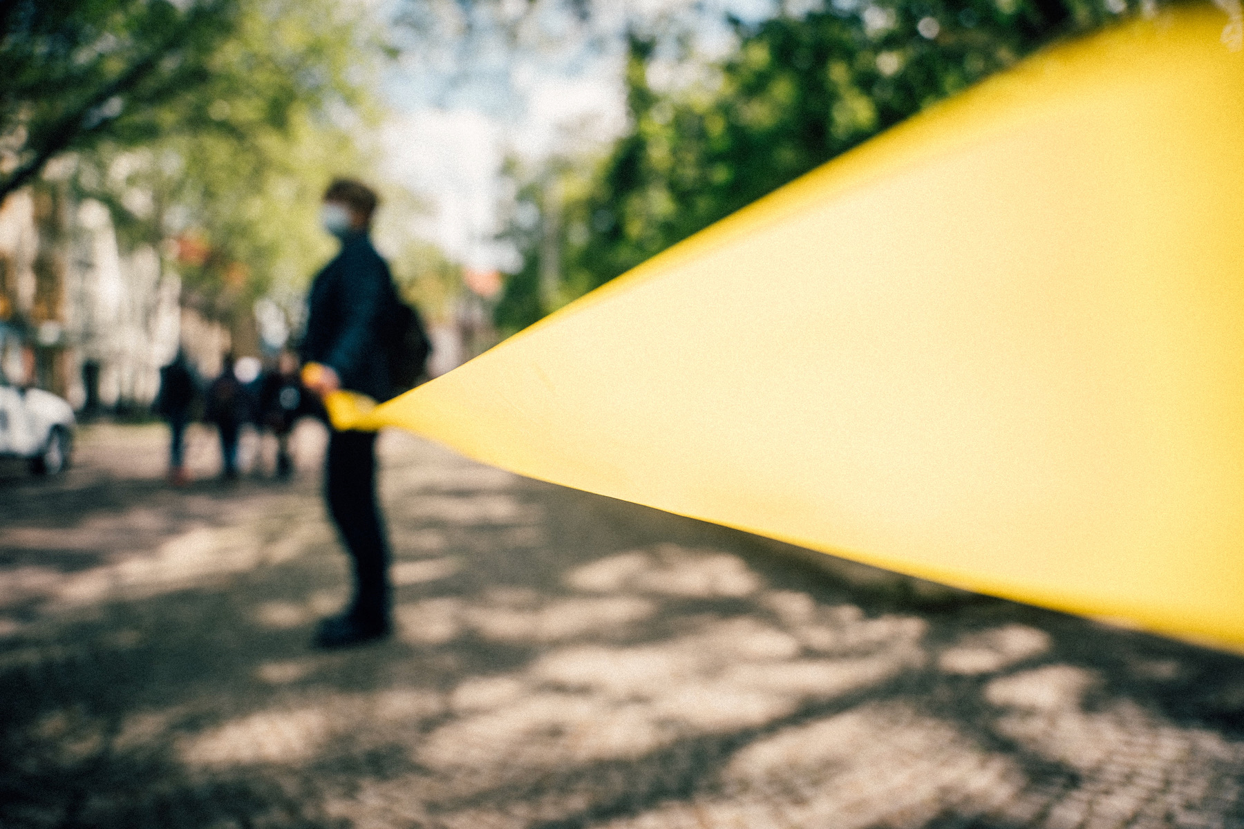 Ein „Band der Solidarität“ als Zeichen gegen Menschenverachtung.