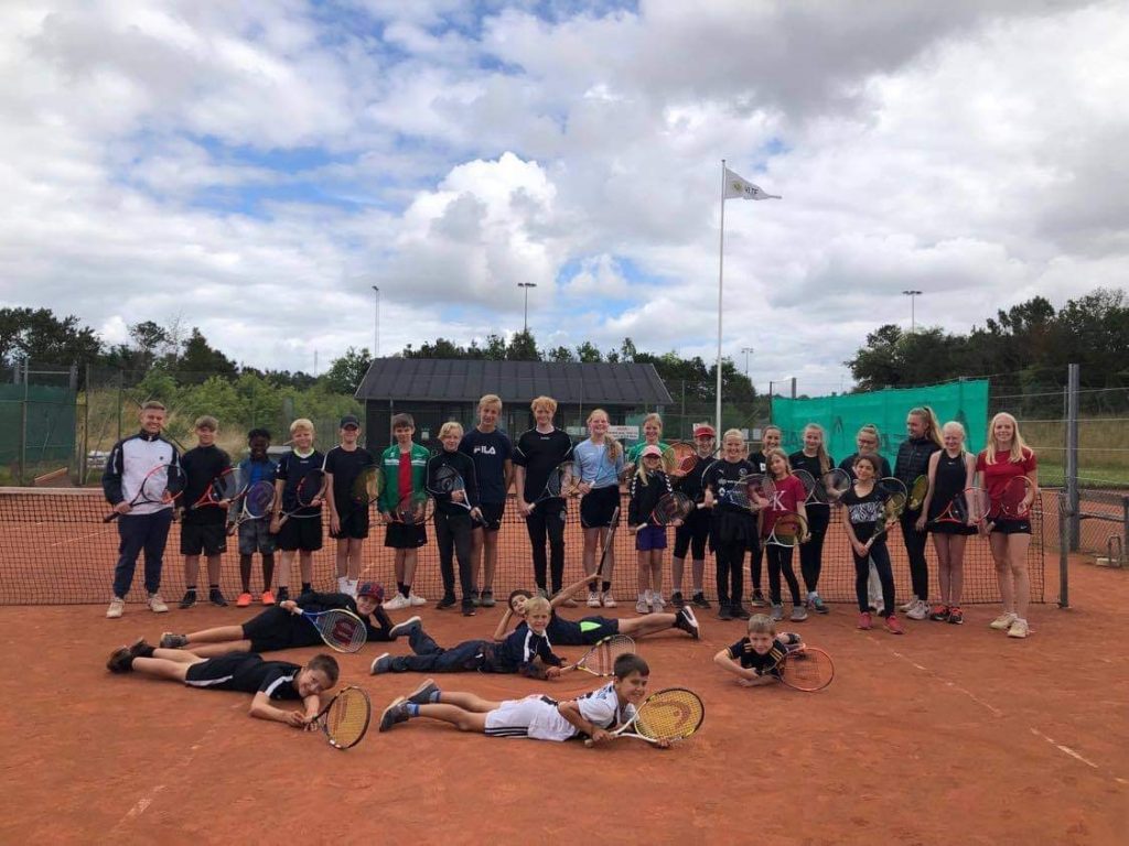 Sommertennisskole – en succes for tennissporten i Viborg Kommune!