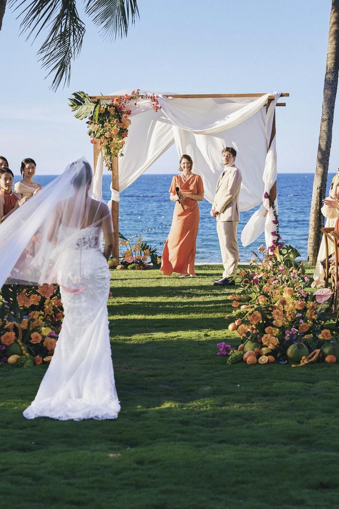 Aisle flower decor