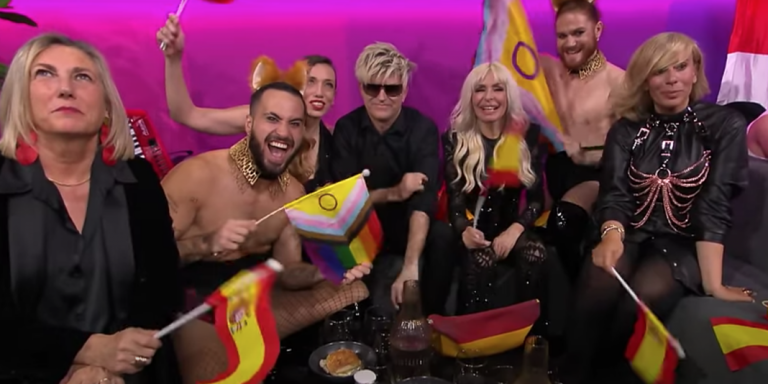 Eurovision har blivit ett riktigt dekadent och slätstruket spektakel på bara två årtionden. Foto: Youtube.