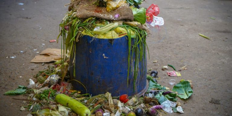 Alltför mycket av maten som produceras slängs. Både i Sverige och övriga världen. Detta är något som näthandelssajten Matsmart vill ändra på i och med lanserandet av en tävling. Foto: Envato