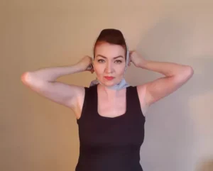 15 Cute and Creative Ways to Wear a Scarf 4 Audrey Hepburn