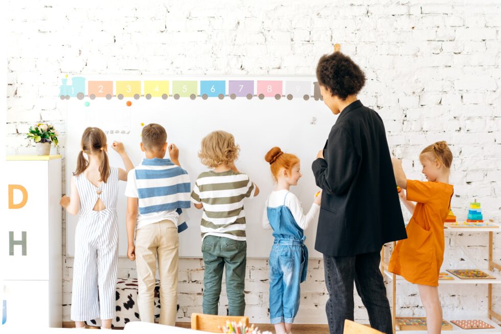 19 Guaranteed Christmas Gifts Hits for ALL Your Favorite Teachers